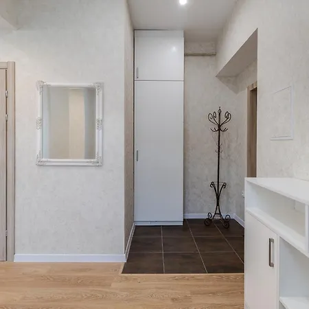Luxury Flat Near Opera Apartment Lviv Exterior photo