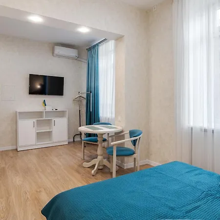 Luxury Flat Near Opera Apartment Lviv Exterior photo